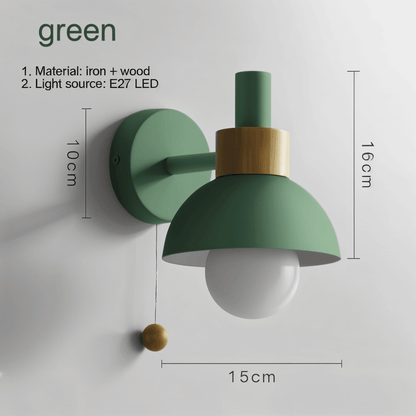 Kolorowa lampa ścienna z drewna i żelaza do pokoju dziecka