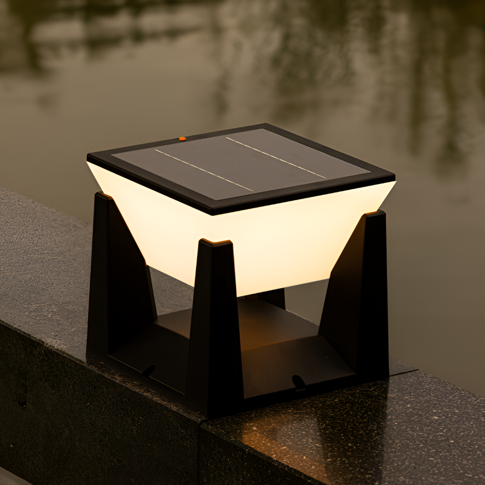 Kwadratowa solarna lampa ogrodowa LED IP65