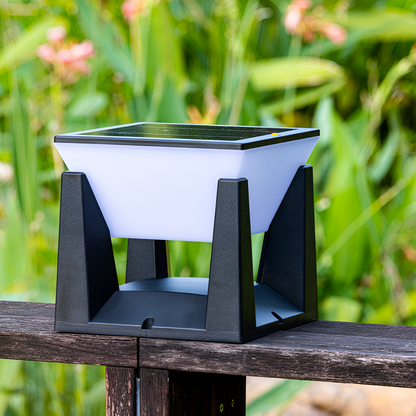 Kwadratowa solarna lampa ogrodowa LED IP65