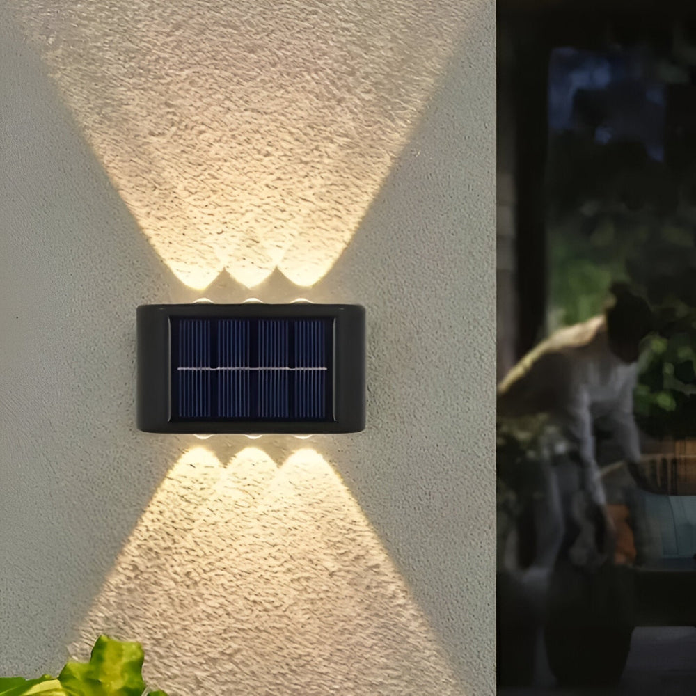 Solarna lampa ścienna LED do ogrodu