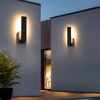 Czarna lampa ścienna zewnętrzna LED aluminiowa