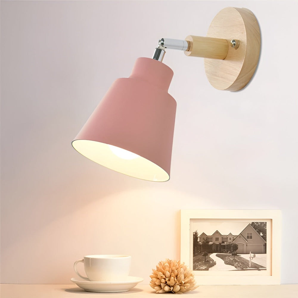 Regulowana lampa ścienna z żelaza z przełącznikiem