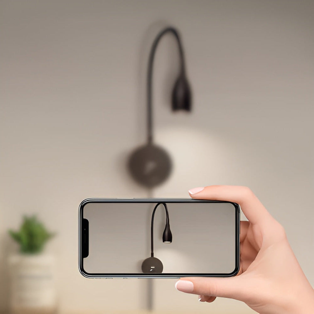 Lampa ścienna LED z dotykowym sterowaniem i portem USB