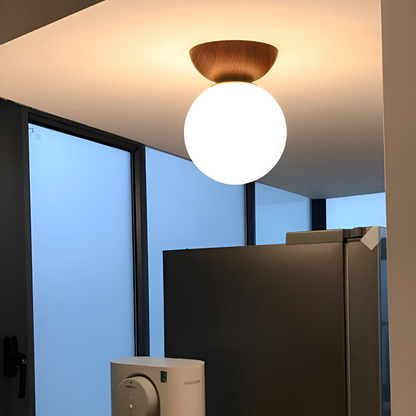 Japońska lampa sufitowa LED ze szklaną kulą i drewnem