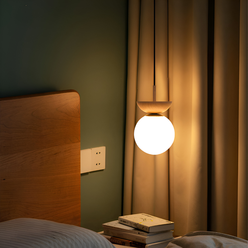 Japońska lampa sufitowa LED ze szklaną kulą i drewnem