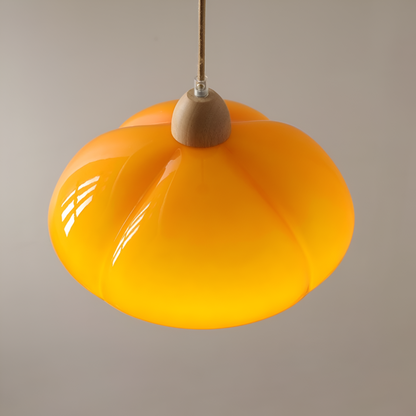 Retro lampa wisząca ze szkła i drewna do salonu