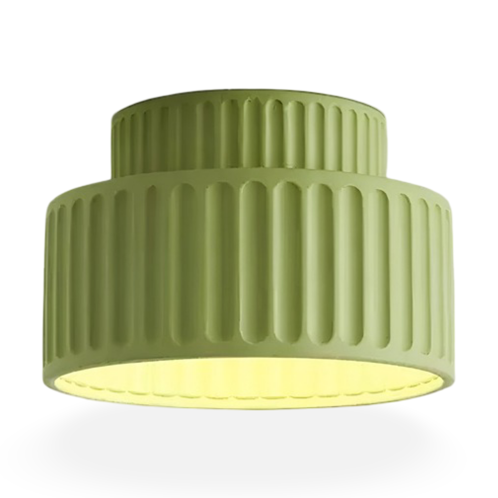 Biała lampa sufitowa z ryflowanym kloszem z żywicy