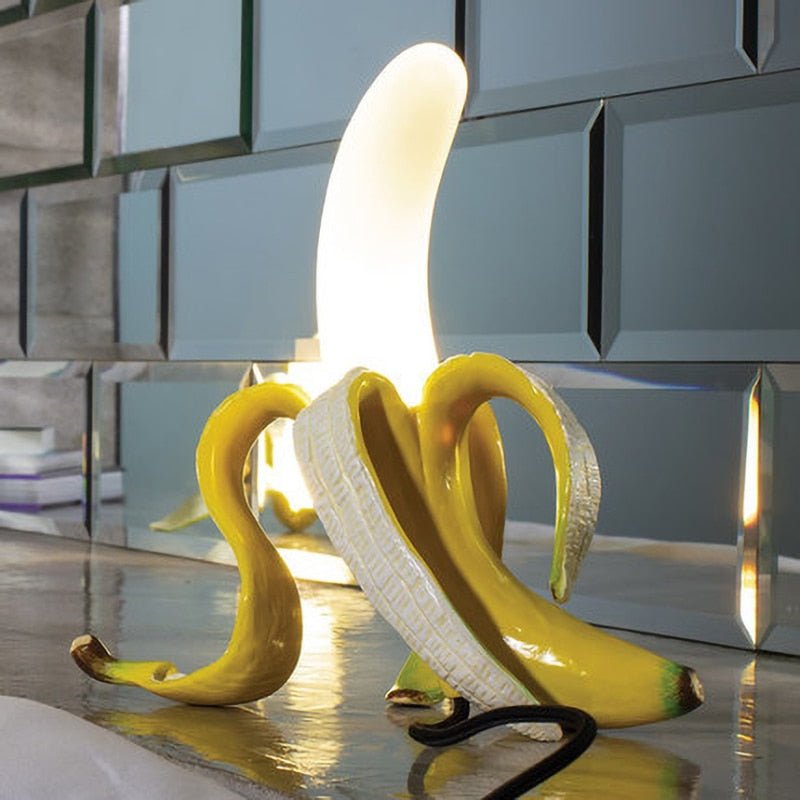 Czarna lampka stołowa LED w stylu Art Deco
