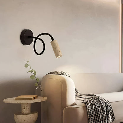 Lampa ścienna z trawertynu do salonu elegancka