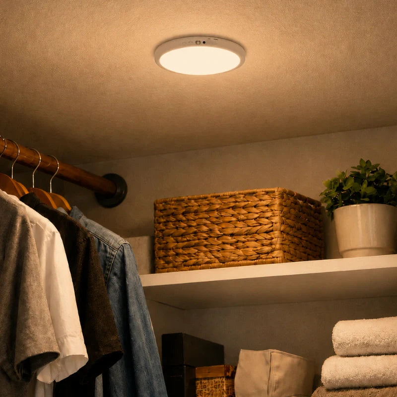 Akumulatorowa lampa sufitowa z czujnikiem ruchu