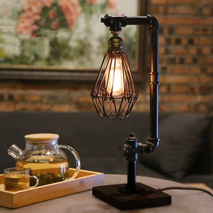 Czarna metalowa lampa stołowa vintage na biurko