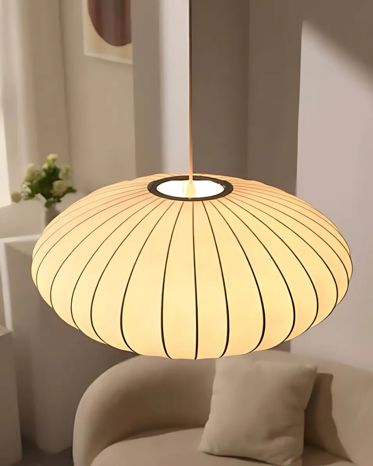 Okrągła lampa sufitowa z tekstylnym kloszem